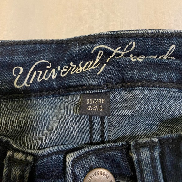 Universal Thread Dark Wash Skinny Jeans 24 - Picture 4 of 4